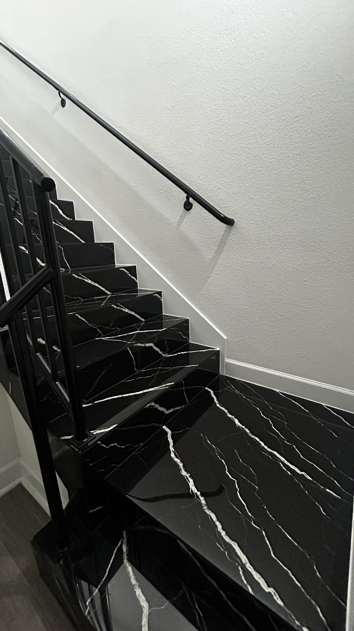 Luxury Black Marble Staircase Design